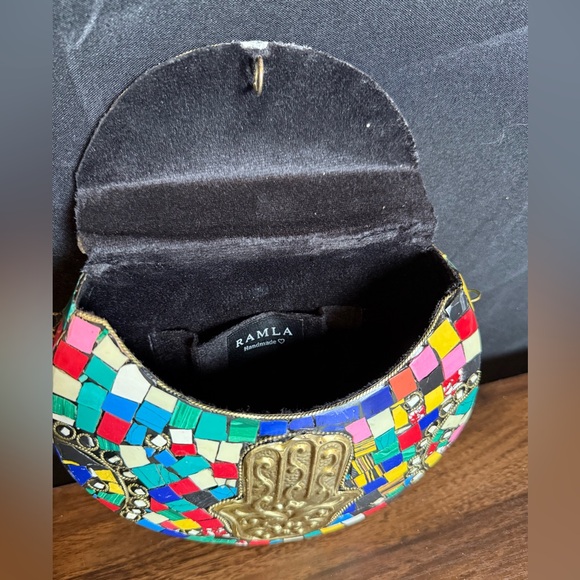 Ramla Colorful Mosaic Clutch with Shoulder Strap and Brass Hamsa‎ - Picture 3 of 4